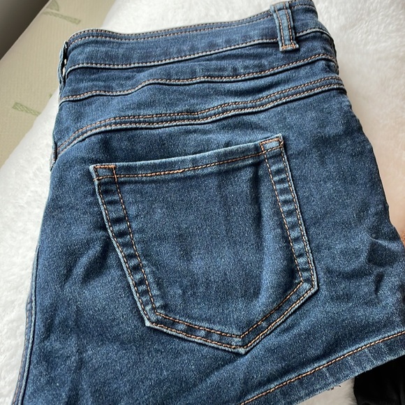 Vanity Jean shorts - Picture 4 of 4
